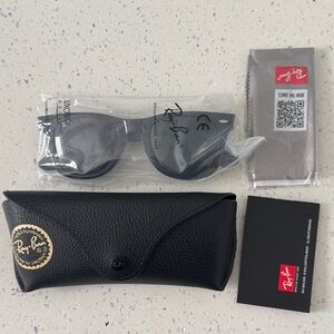 Ray Ban Wayfarer - Never Worn